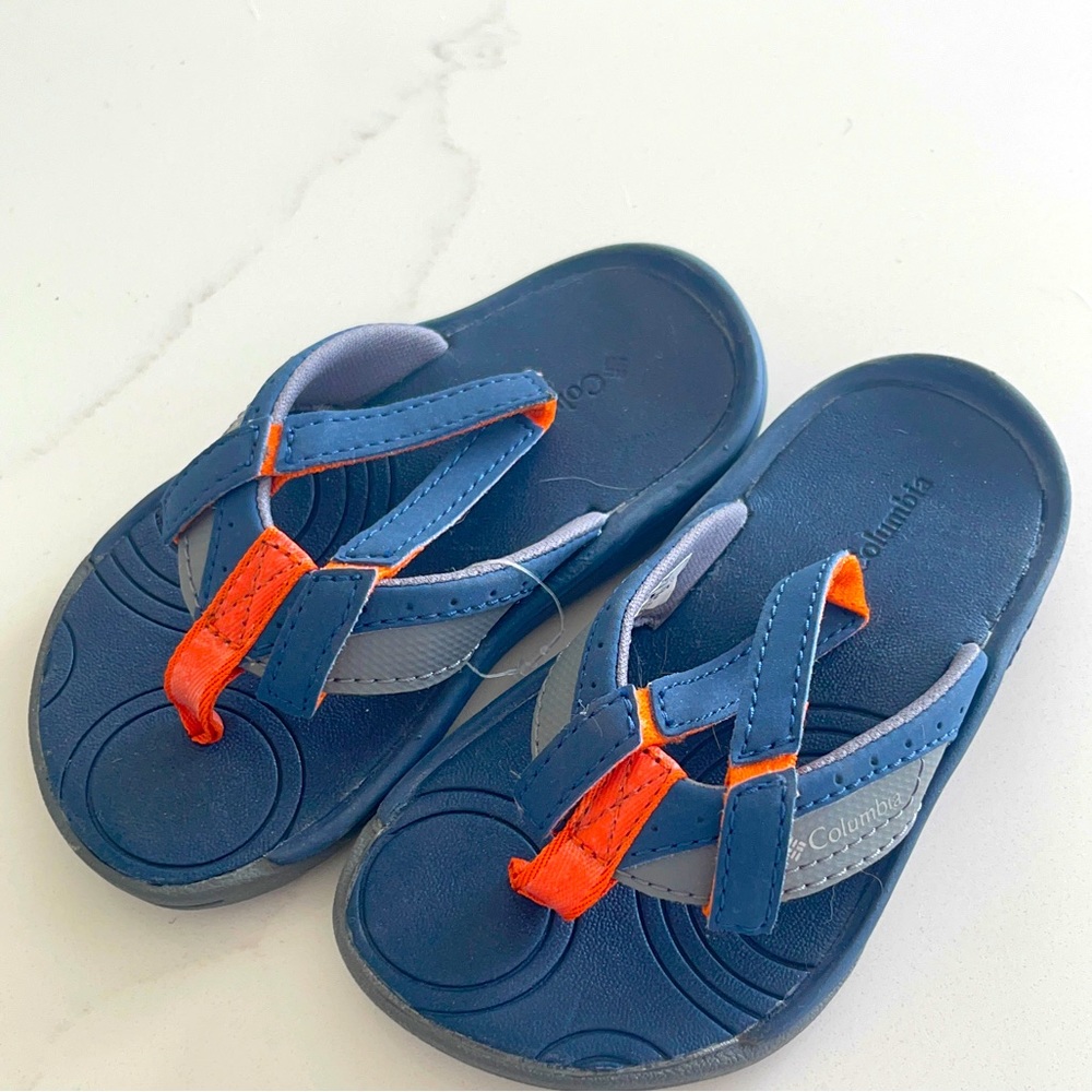 NWOT Boys size 8 Columbia sandals - flip flops